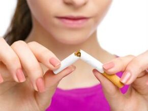 Mergaitės atsisakymas cigarečių