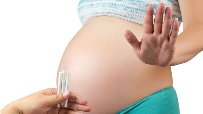 mesti rūkyti nėštumo metu